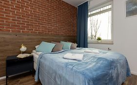 Stacja Wola Apartments With Parking By Noclegi Renters